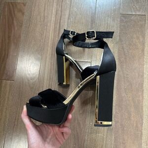 Black and gold Steve Madden heels!